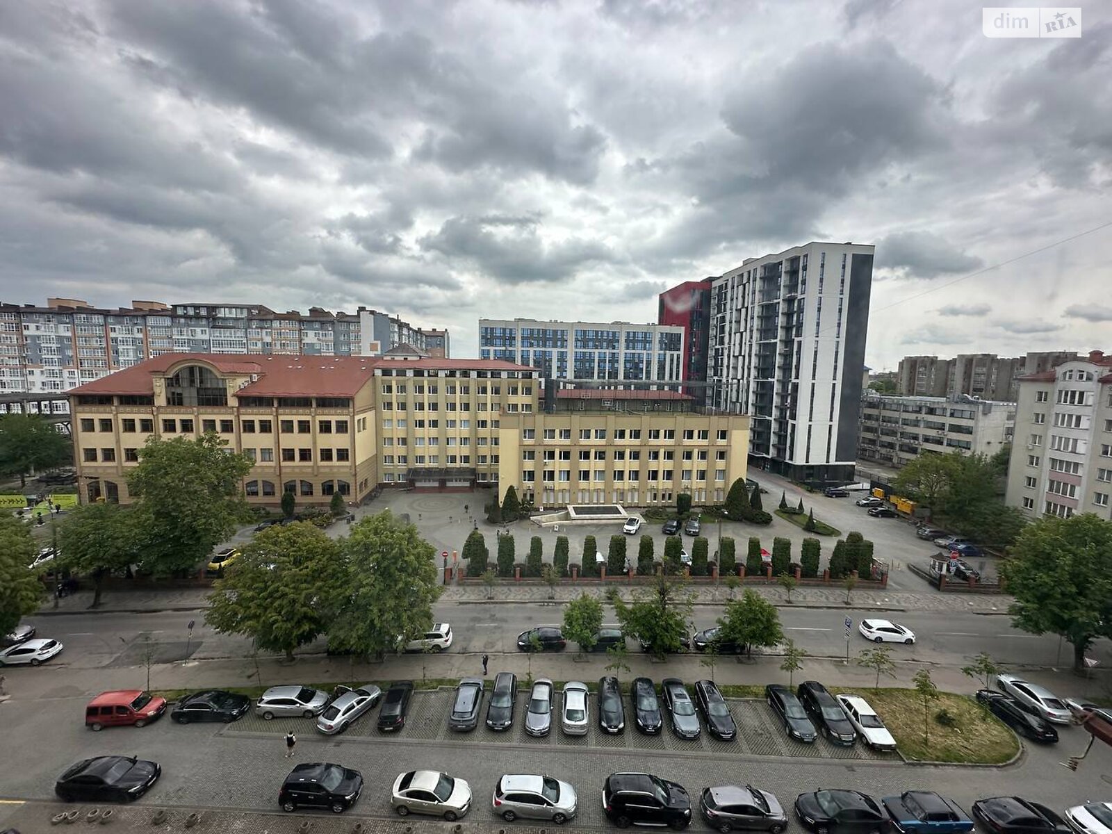 Продажа трехкомнатной квартиры в Ивано-Франковске, на ул. Коновальца Евгения 46, район Центр фото 1 Продажа трехкомнатной квартиры в Ивано-Франковске, на ул. Коновальца Евгения 46, район Центр фото 1