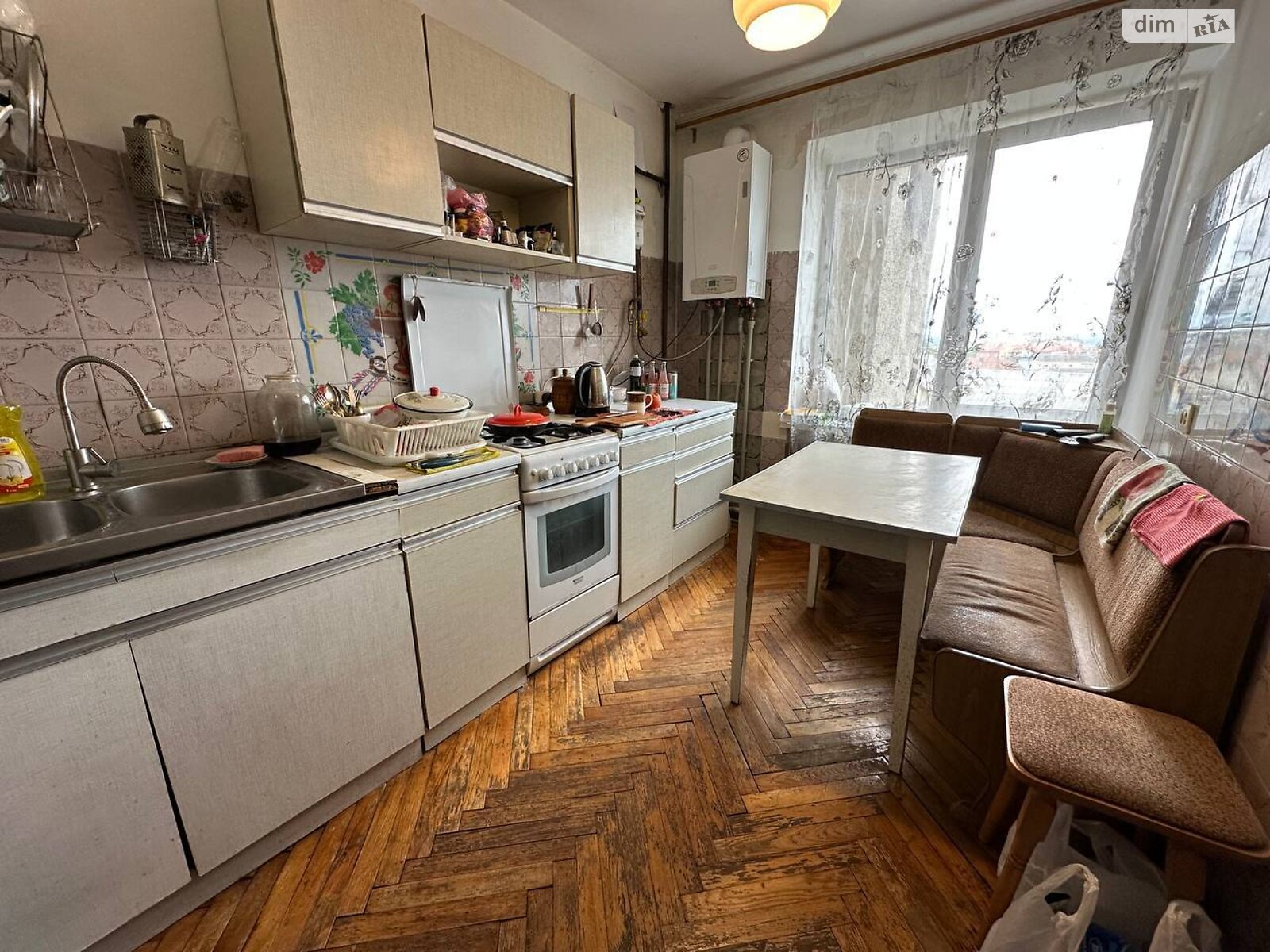 Продажа трехкомнатной квартиры в Ивано-Франковске, на ул. Коновальца Евгения 46, район Центр фото 1 Продажа трехкомнатной квартиры в Ивано-Франковске, на ул. Коновальца Евгения 46, район Центр фото 1