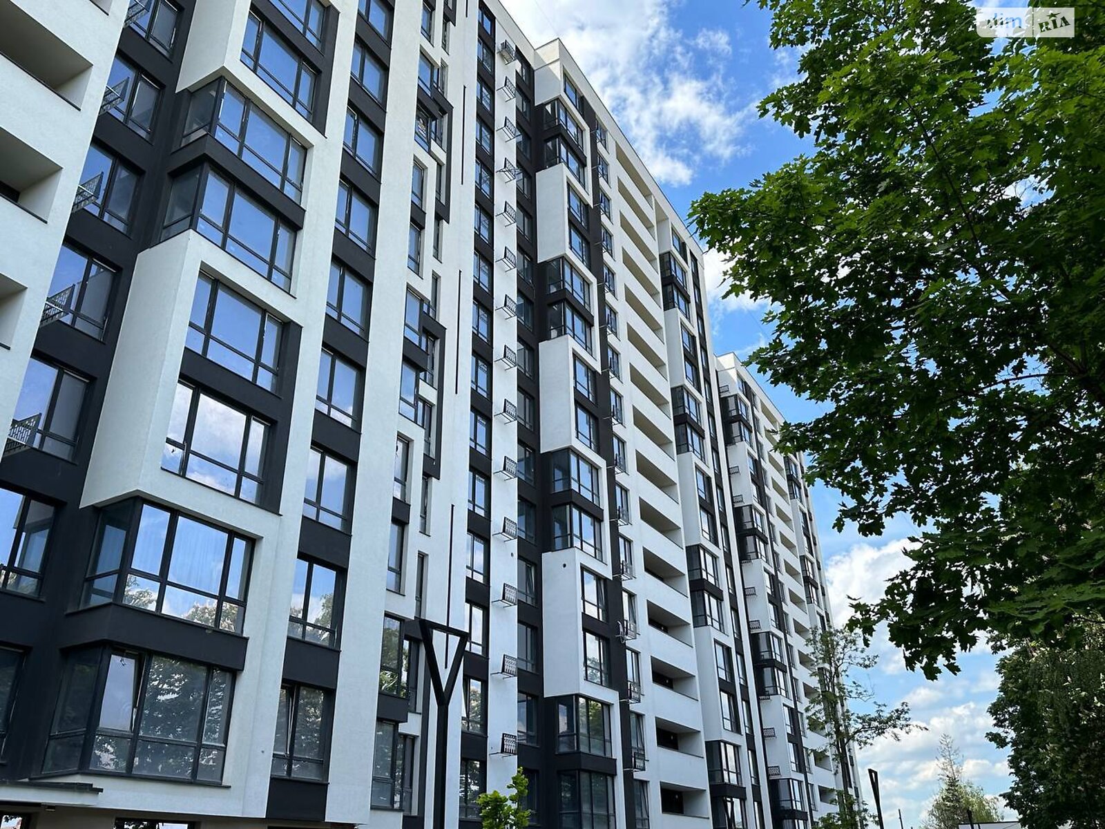 Продаж двокімнатної квартири в Івано-Франківську, на вул. Ленкавського 34, район Центр фото 1 Продаж двокімнатної квартири в Івано-Франківську, на вул. Ленкавського 34, район Центр фото 1