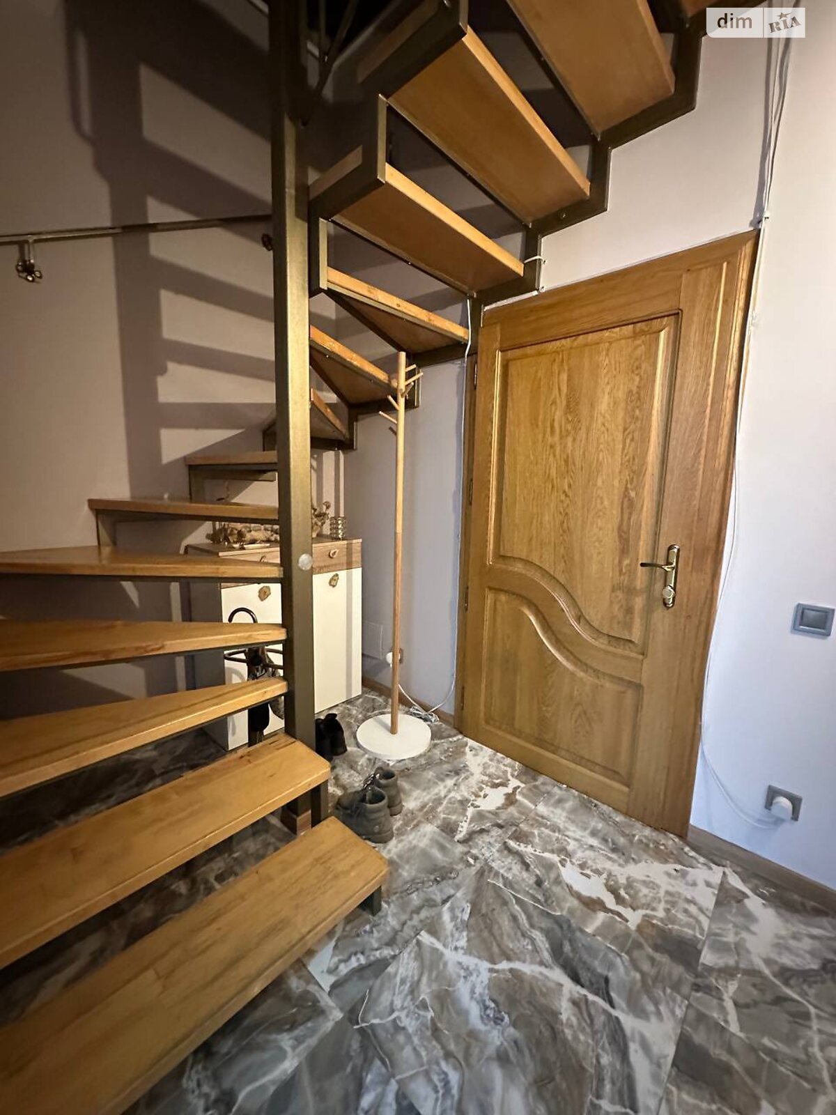 Продажа трехкомнатной квартиры в Ивано-Франковске, на ул. Лепкого Богдана 1, район Центр фото 1 Продажа трехкомнатной квартиры в Ивано-Франковске, на ул. Лепкого Богдана 1, район Центр фото 1