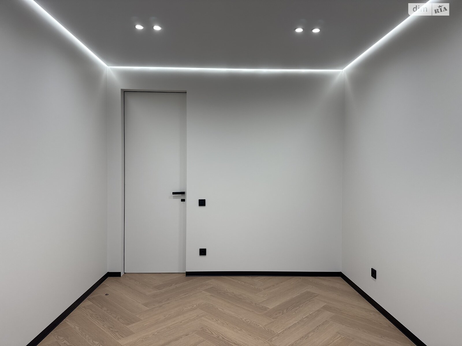 Продаж трикімнатної квартири в Івано-Франківську, на вул. Національної Гвардії 14Р, район Центр фото 1