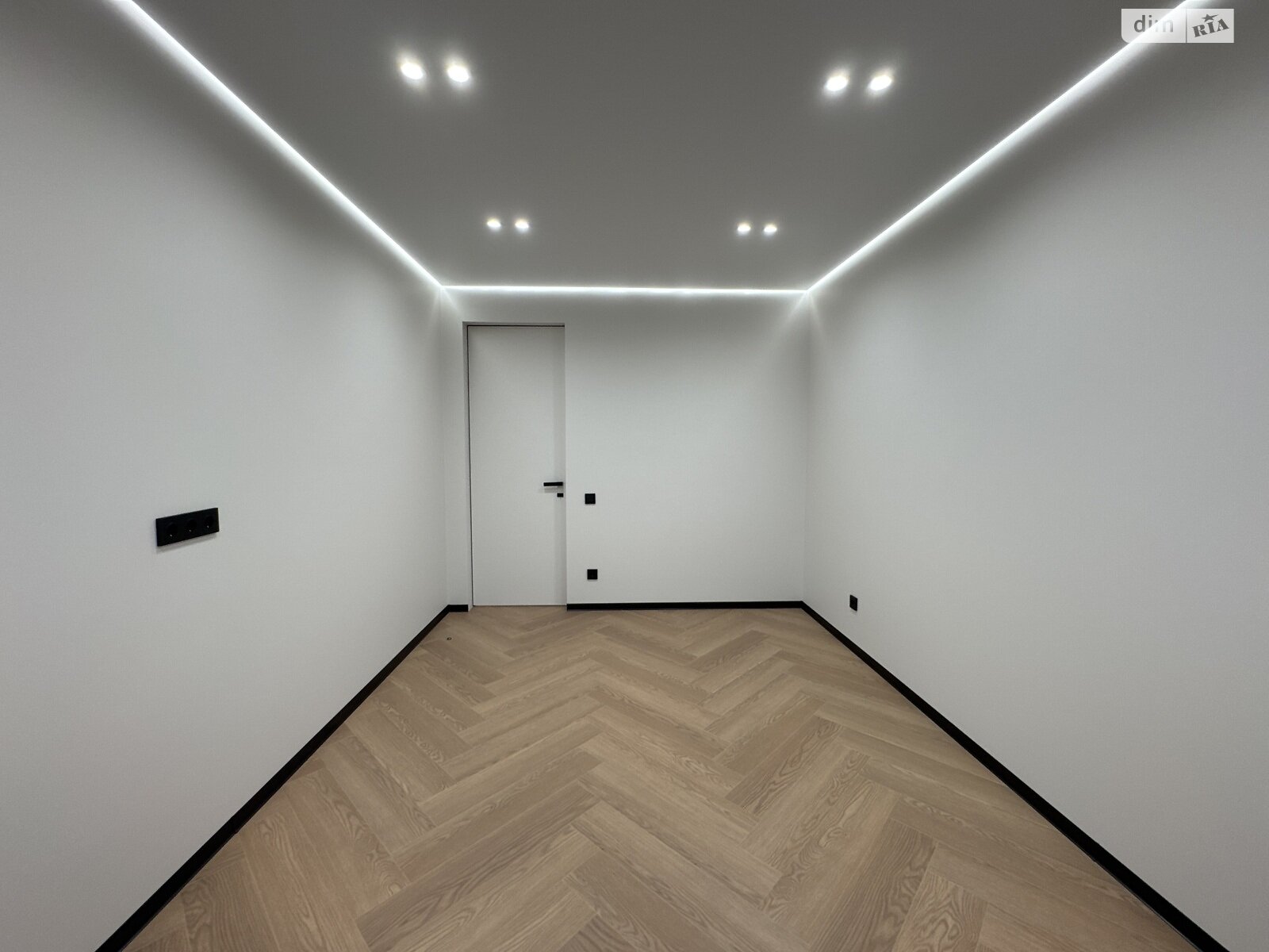 Продаж трикімнатної квартири в Івано-Франківську, на вул. Національної Гвардії 14Р, район Центр фото 1