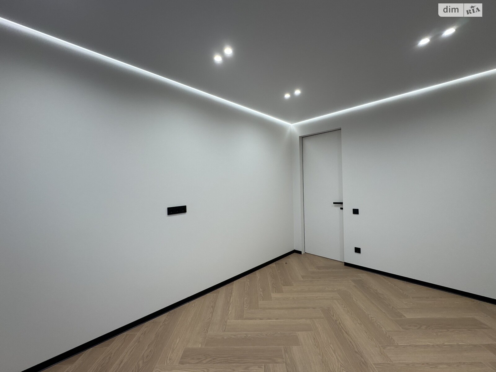 Продаж трикімнатної квартири в Івано-Франківську, на вул. Національної Гвардії 14Р, район Центр фото 1