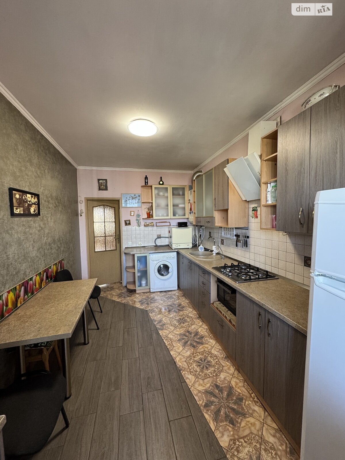 Продажа трехкомнатной квартиры в Ивано-Франковске, на ул. Новгородская 15А, район Центр фото 1 Продажа трехкомнатной квартиры в Ивано-Франковске, на ул. Новгородская 15А, район Центр фото 1