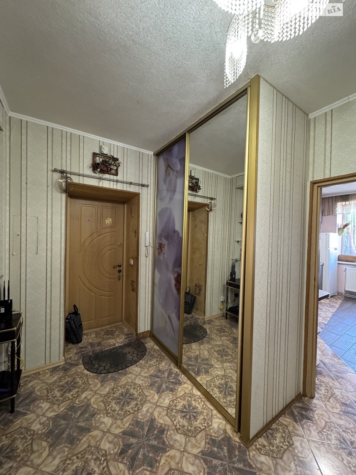 Продажа трехкомнатной квартиры в Ивано-Франковске, на ул. Новгородская 15А, район Центр фото 1 Продажа трехкомнатной квартиры в Ивано-Франковске, на ул. Новгородская 15А, район Центр фото 1