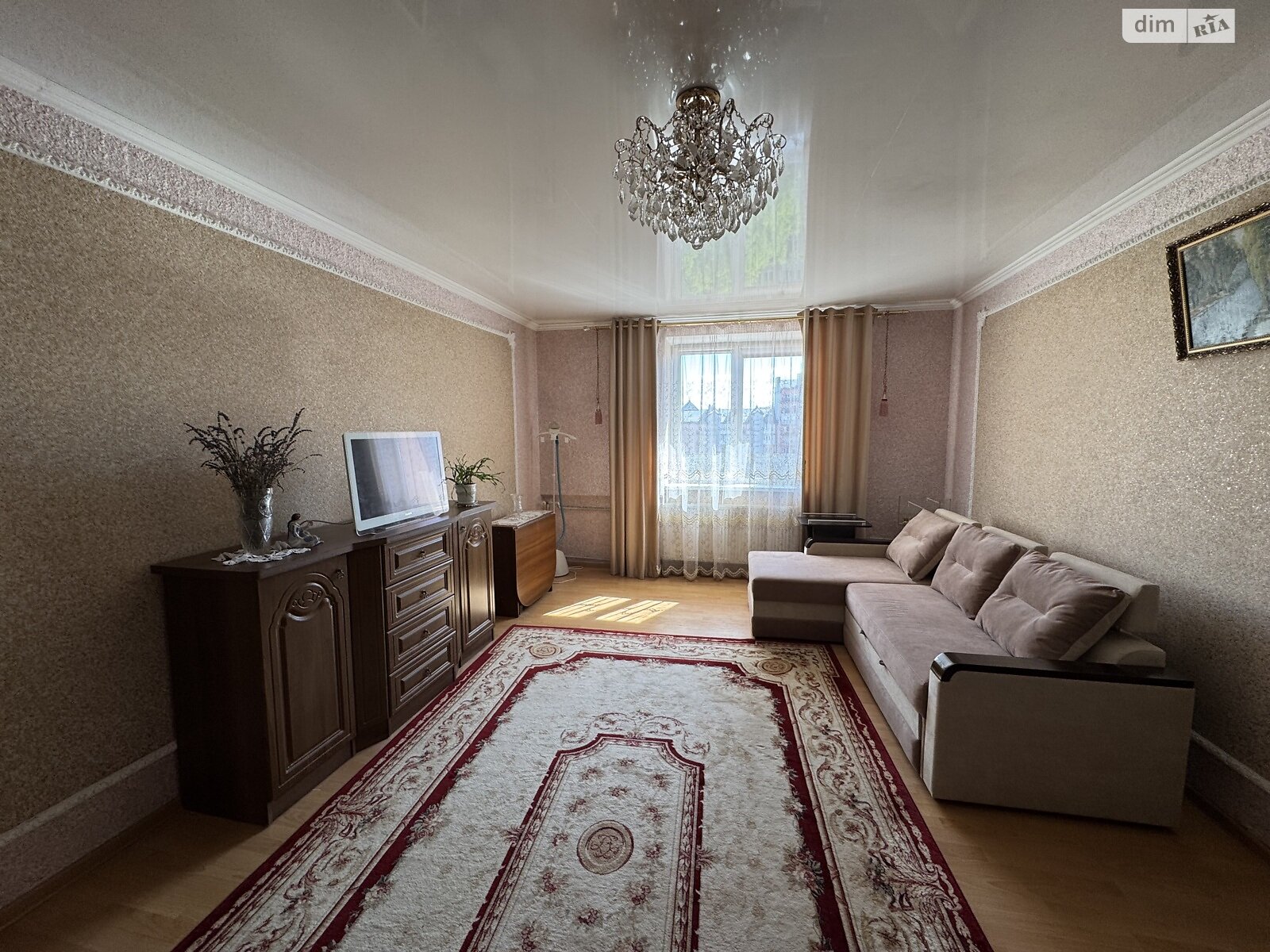 Продажа трехкомнатной квартиры в Ивано-Франковске, на ул. Новгородская 15А, район Центр фото 1 Продажа трехкомнатной квартиры в Ивано-Франковске, на ул. Новгородская 15А, район Центр фото 1
