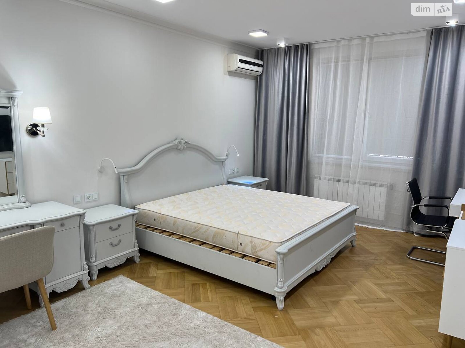 Продаж трикімнатної квартири в Івано-Франківську, на пл. Ринок 1, район Центр фото 1 Продаж трикімнатної квартири в Івано-Франківську, на пл. Ринок 1, район Центр фото 1