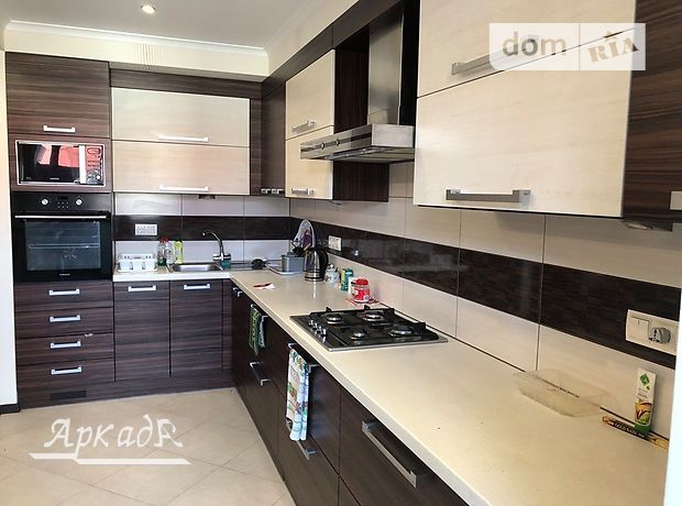Продажа трехкомнатной квартиры в Ивано-Франковске, на ул. Шевченко район Центр фото 1 Продажа трехкомнатной квартиры в Ивано-Франковске, на ул. Шевченко район Центр фото 1