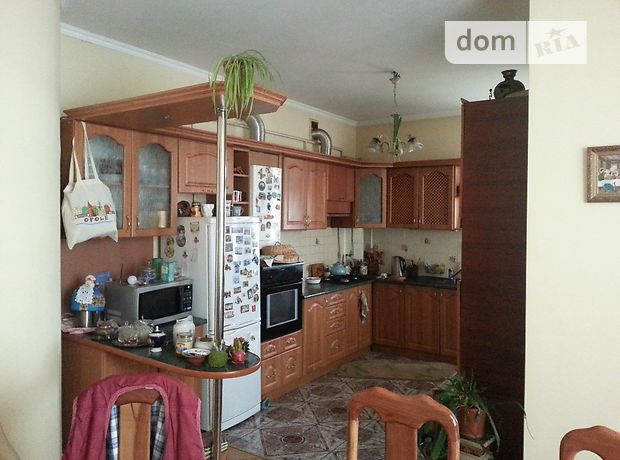 Продажа трехкомнатной квартиры в Ивано-Франковске, на ул. Шухевичей район Центр фото 1 Продажа трехкомнатной квартиры в Ивано-Франковске, на ул. Шухевичей район Центр фото 1