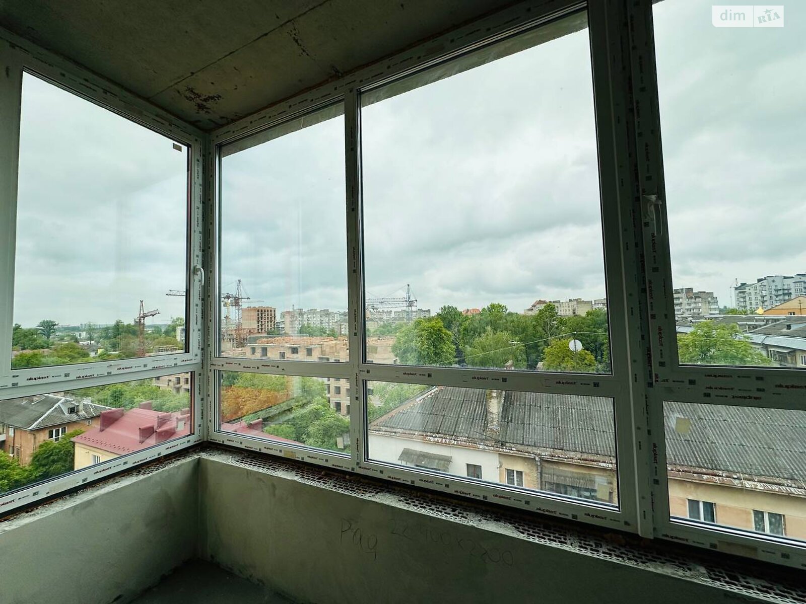 Продажа трехкомнатной квартиры в Ивано-Франковске, на ул. Славы Стецько, район Центр фото 1 Продажа трехкомнатной квартиры в Ивано-Франковске, на ул. Славы Стецько, район Центр фото 1