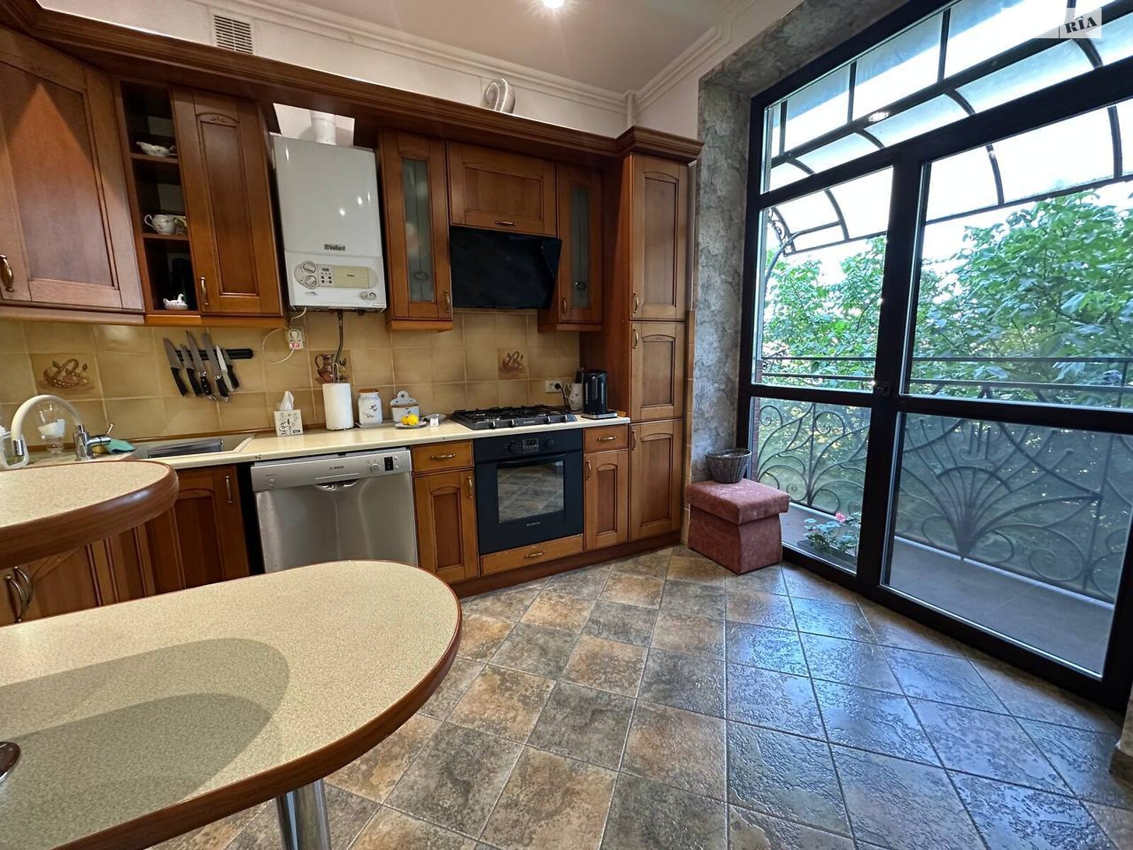 Продажа трехкомнатной квартиры в Ивано-Франковске, на ул. Тараса Шевченко 101, район Центр фото 1