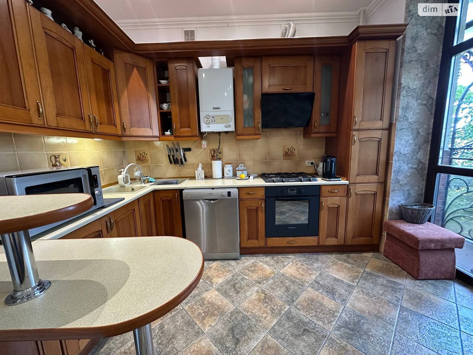 Продажа трехкомнатной квартиры в Ивано-Франковске, на ул. Тараса Шевченко 101, район Центр фото 1