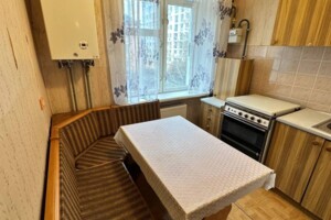 Продаж трикімнатної квартири в Івано-Франківську, на вул. Української Перемоги, район Центр фото 2