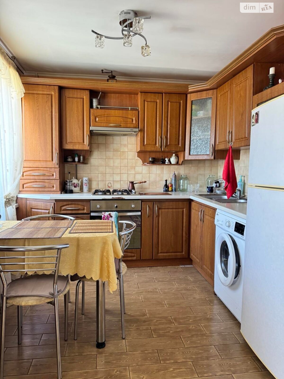 Продажа трехкомнатной квартиры в Ивано-Франковске, на ул. Владимира Кубийовича 12, район Центр фото 1 Продажа трехкомнатной квартиры в Ивано-Франковске, на ул. Владимира Кубийовича 12, район Центр фото 1
