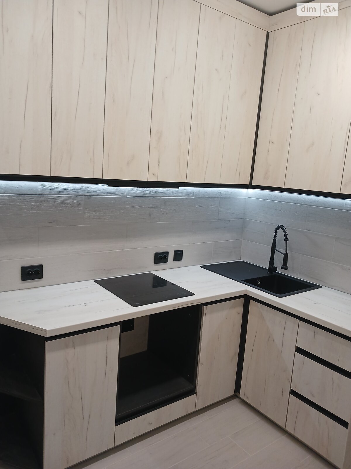 Продажа однокомнатной квартиры в Ивано-Франковске, на ул. Владимира Кубийовича 14, район Центр фото 1 Продажа однокомнатной квартиры в Ивано-Франковске, на ул. Владимира Кубийовича 14, район Центр фото 1