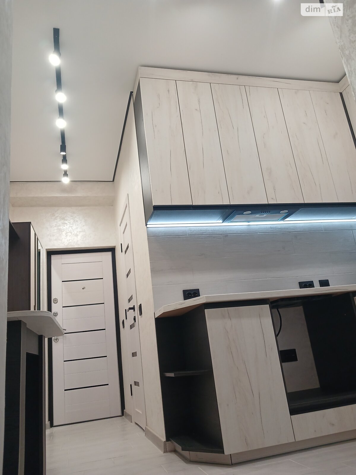 Продажа однокомнатной квартиры в Ивано-Франковске, на ул. Владимира Кубийовича 14, район Центр фото 1 Продажа однокомнатной квартиры в Ивано-Франковске, на ул. Владимира Кубийовича 14, район Центр фото 1