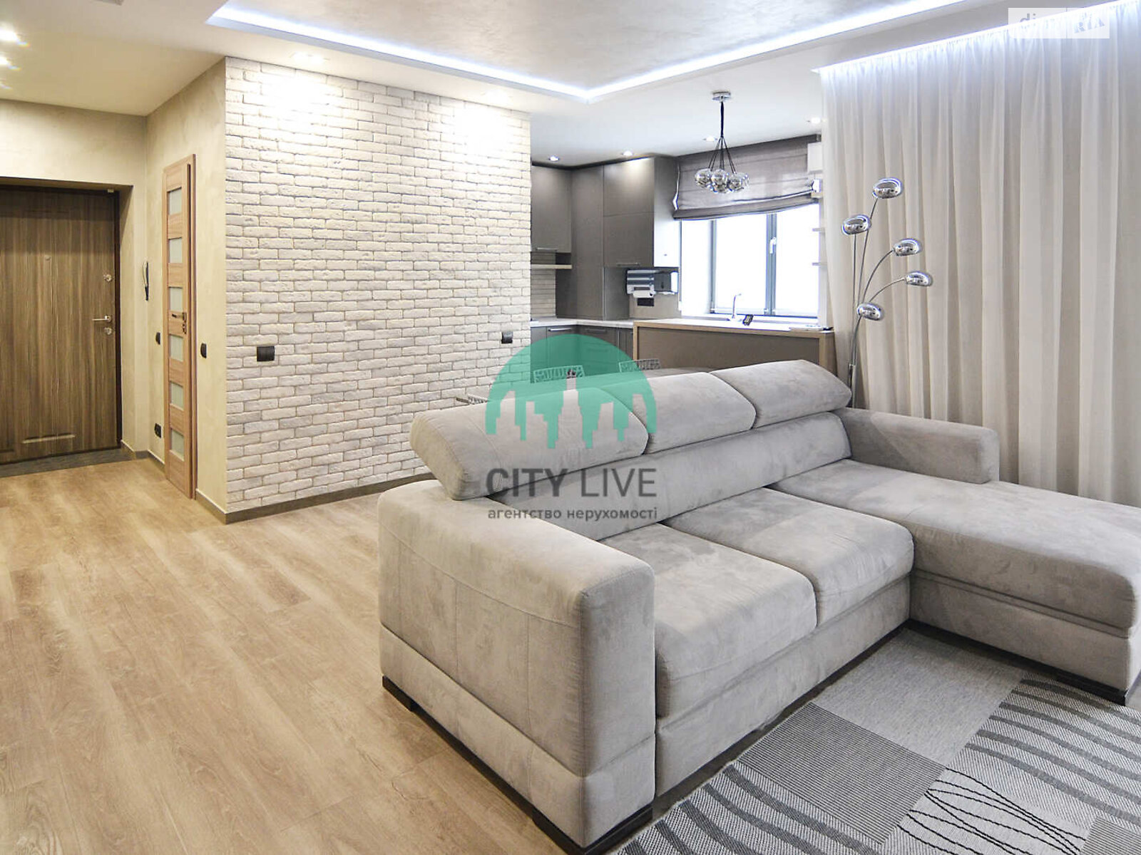 Продажа трехкомнатной квартиры в Ивано-Франковске, на ул. Владимира Великого 14, район Центр фото 1