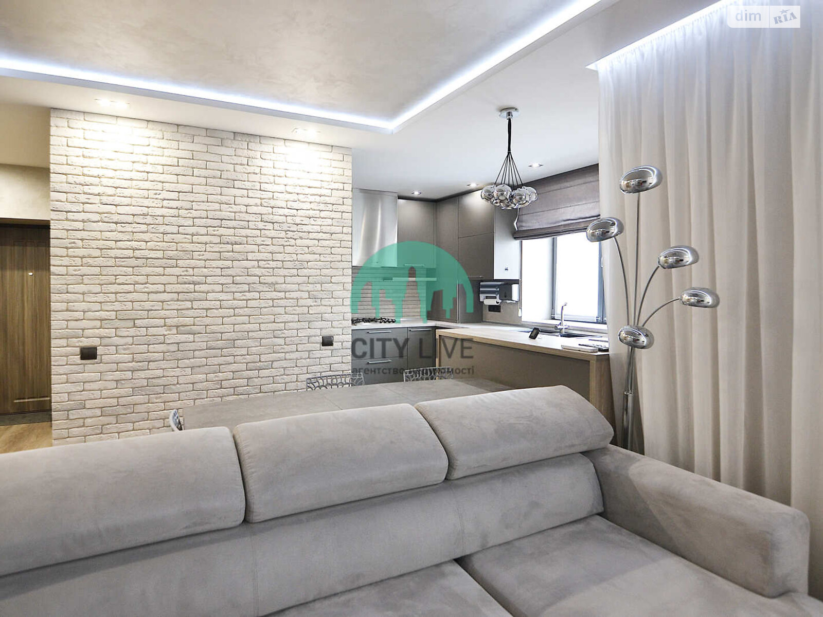 Продажа трехкомнатной квартиры в Ивано-Франковске, на ул. Владимира Великого 14, район Центр фото 1