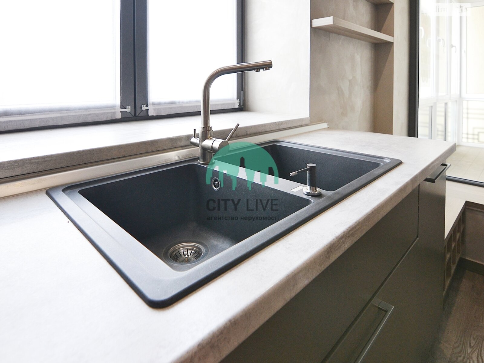 Продажа трехкомнатной квартиры в Ивано-Франковске, на ул. Владимира Великого 14, район Центр фото 1