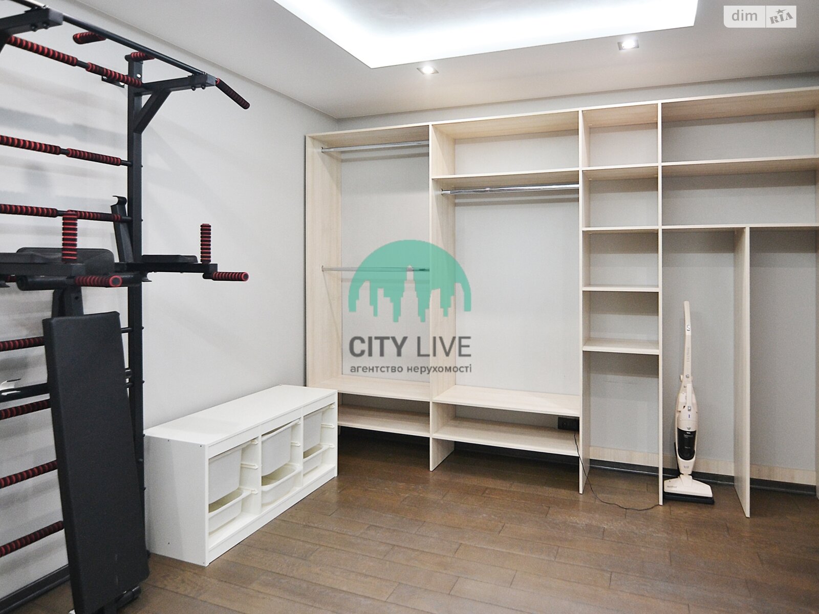 Продажа трехкомнатной квартиры в Ивано-Франковске, на ул. Владимира Великого 14, район Центр фото 1