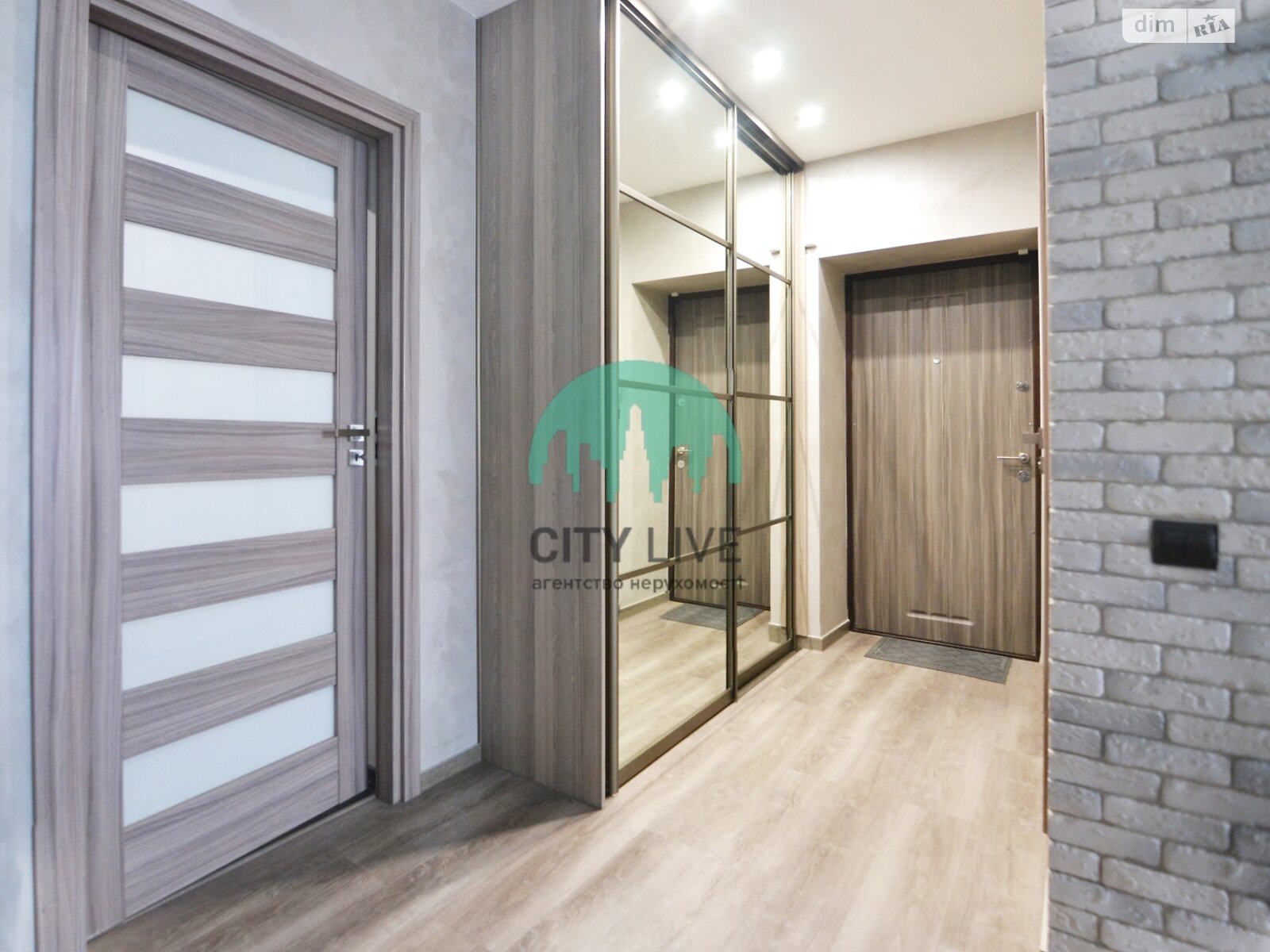 Продажа трехкомнатной квартиры в Ивано-Франковске, на ул. Владимира Великого 14, район Центр фото 1