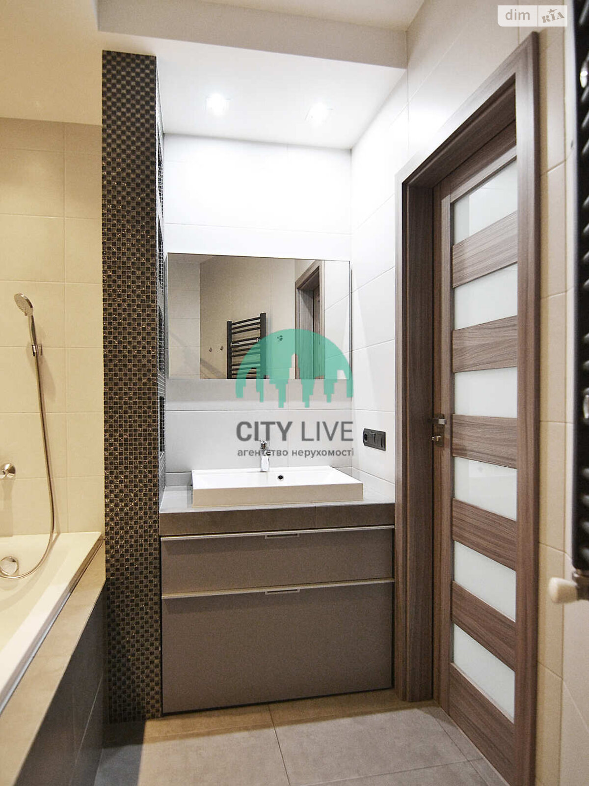 Продажа трехкомнатной квартиры в Ивано-Франковске, на ул. Владимира Великого 14, район Центр фото 1