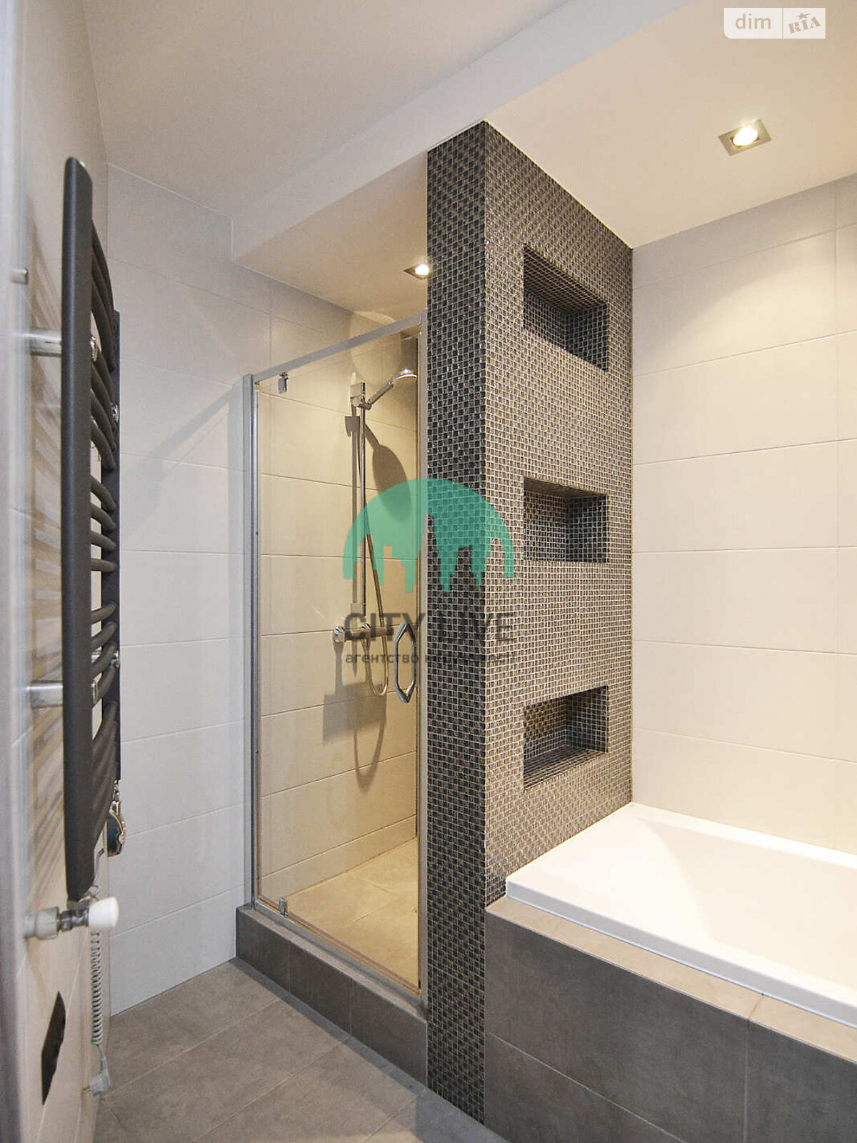 Продажа трехкомнатной квартиры в Ивано-Франковске, на ул. Владимира Великого 14, район Центр фото 1