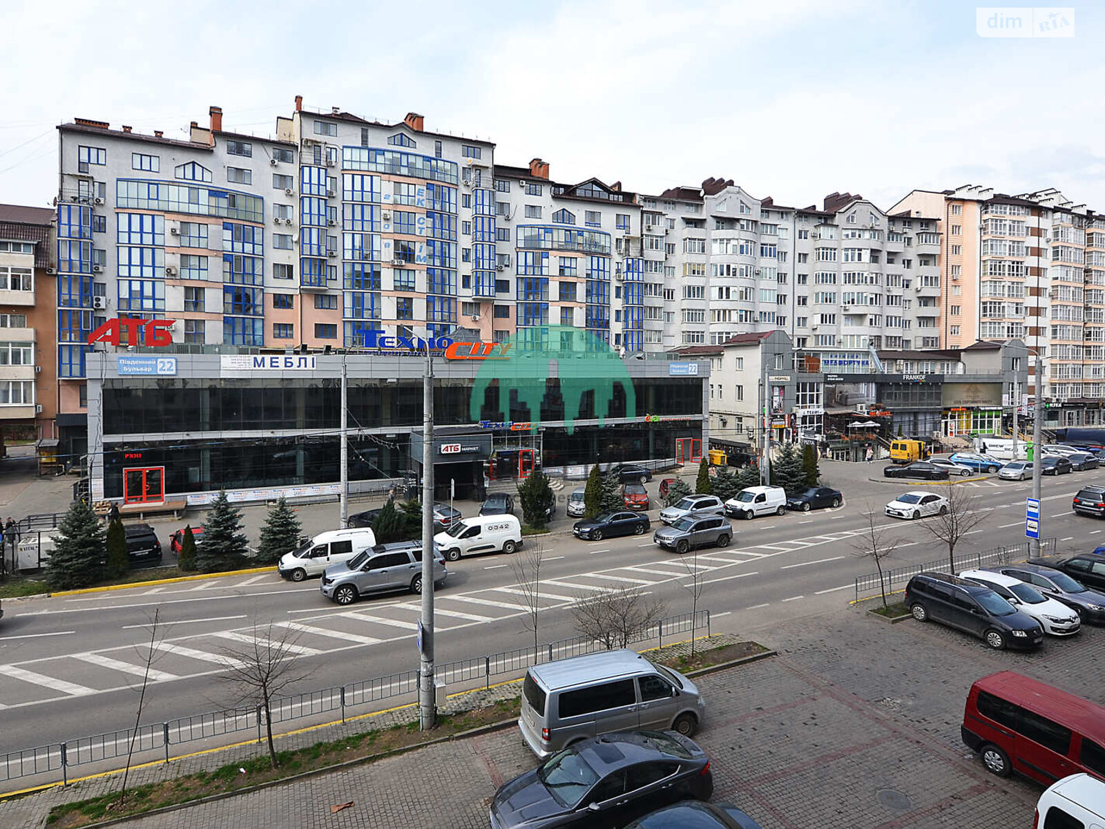 Продажа трехкомнатной квартиры в Ивано-Франковске, на ул. Владимира Великого 14, район Центр фото 1