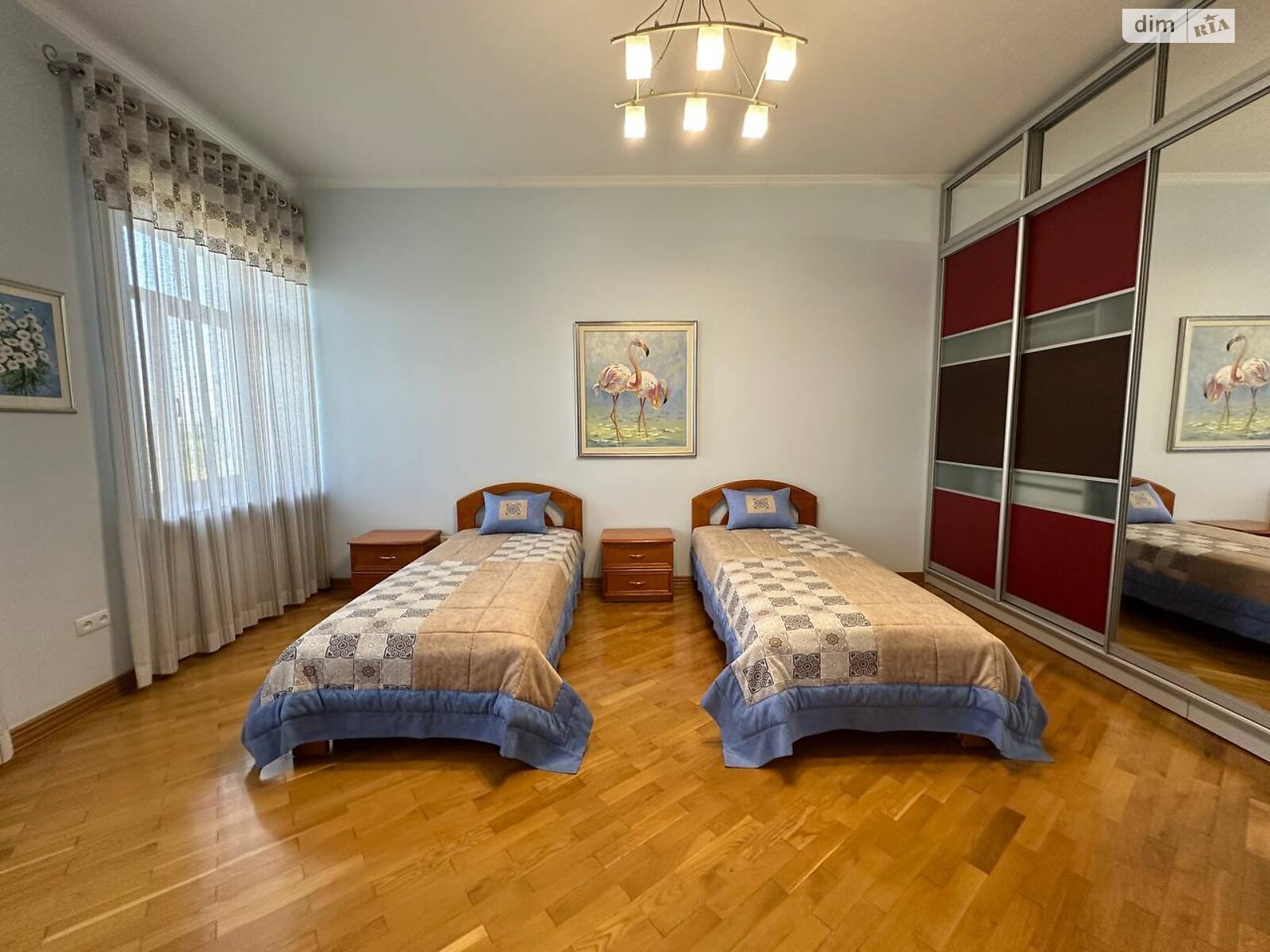 Продаж семикімнатної квартири в Івано-Франківську, на вул. Вовчинецька 4, район Центр фото 1 Продаж семикімнатної квартири в Івано-Франківську, на вул. Вовчинецька 4, район Центр фото 1