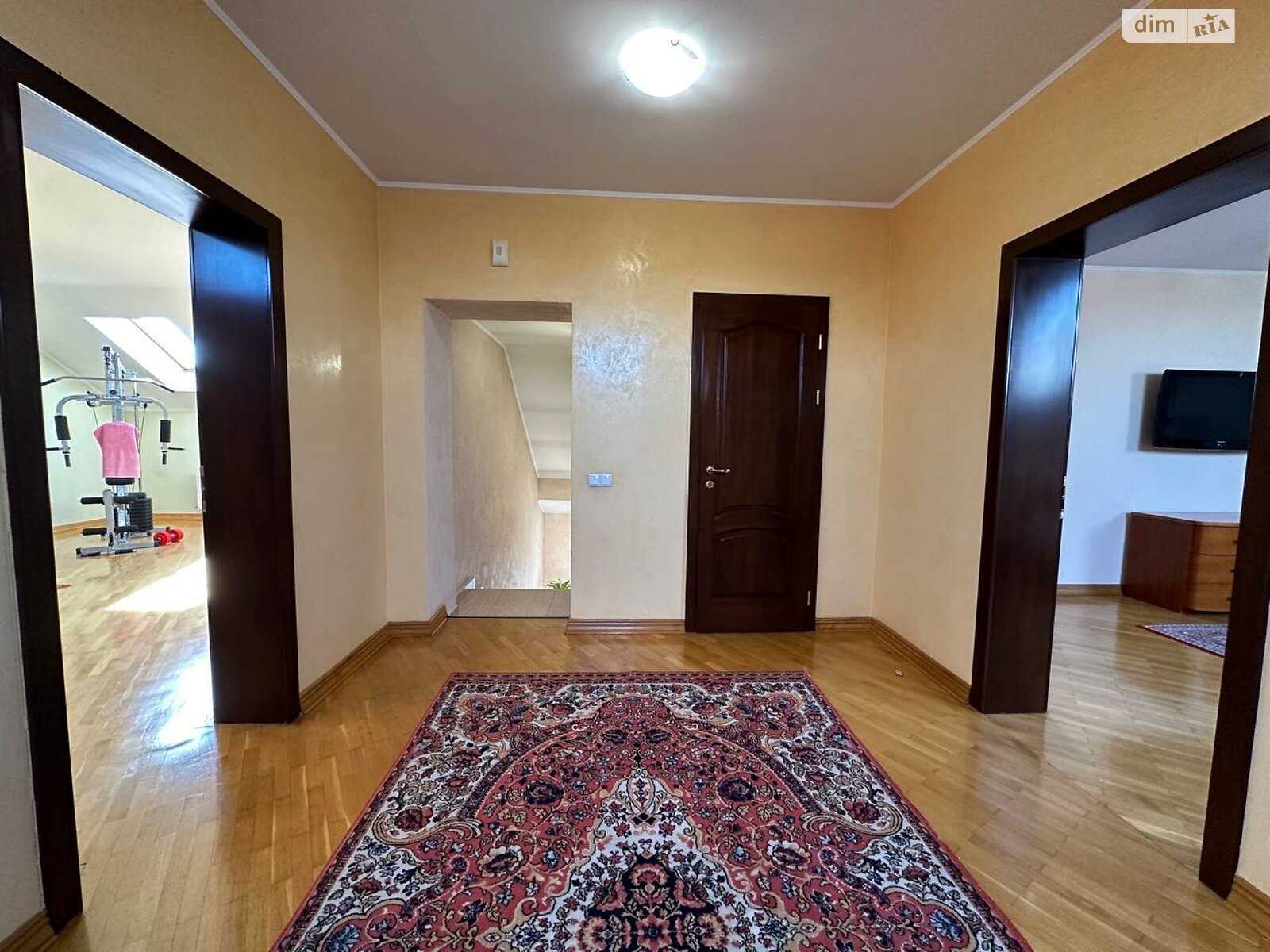 Продаж семикімнатної квартири в Івано-Франківську, на вул. Вовчинецька 4, район Центр фото 1 Продаж семикімнатної квартири в Івано-Франківську, на вул. Вовчинецька 4, район Центр фото 1