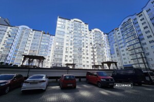 Продаж однокімнатної квартири в Івано-Франківську, на вул. Височана Семена, район Центр фото 2