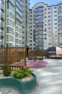 Продаж трикімнатної квартири в Івано-Франківську, на вул. Височана Семена, район Центр фото 2