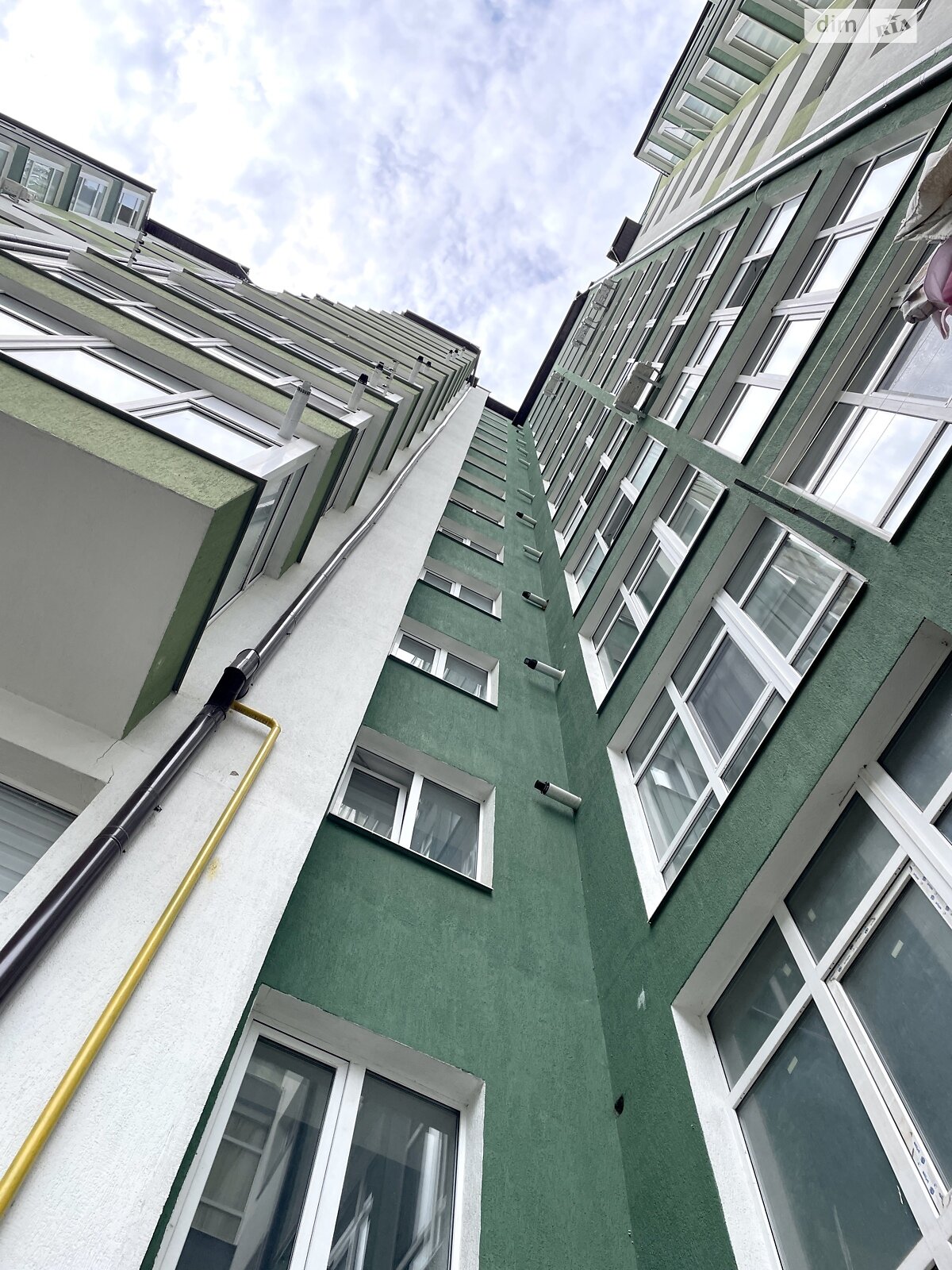 Продаж двокімнатної квартири в Івано-Франківську, на вул. Височана Семена 18, район Центр фото 1 Продаж двокімнатної квартири в Івано-Франківську, на вул. Височана Семена 18, район Центр фото 1