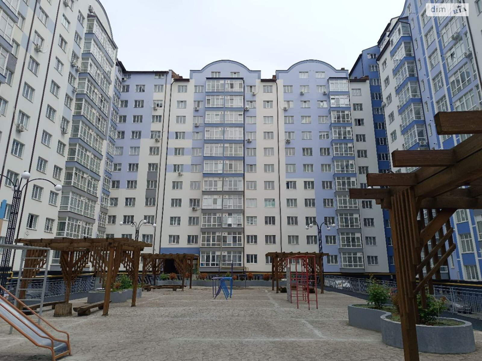 Продаж трикімнатної квартири в Івано-Франківську, на вул. Височана Семена 18 корпус 21, район Центр фото 1 Продаж трикімнатної квартири в Івано-Франківську, на вул. Височана Семена 18 корпус 21, район Центр фото 1