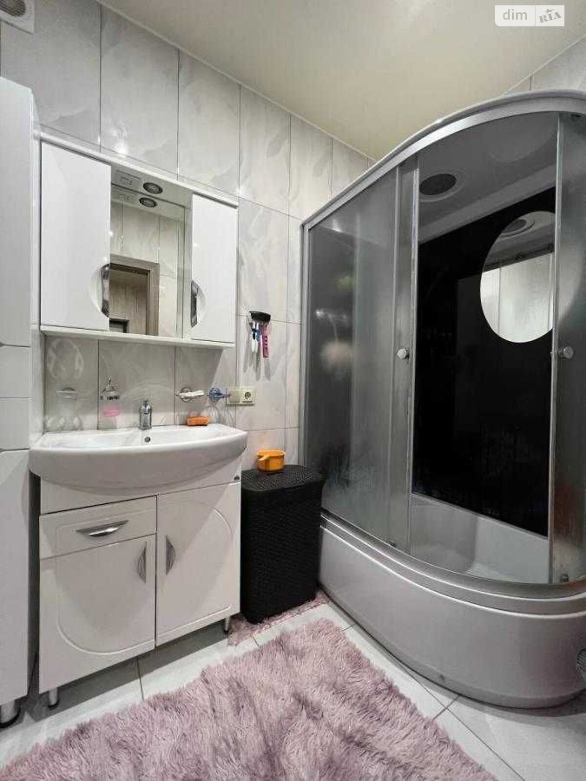 Продажа двухкомнатной квартиры в Ивано-Франковске, на ул. Высочана Семена 18, район Центр фото 1 Продажа двухкомнатной квартиры в Ивано-Франковске, на ул. Высочана Семена 18, район Центр фото 1