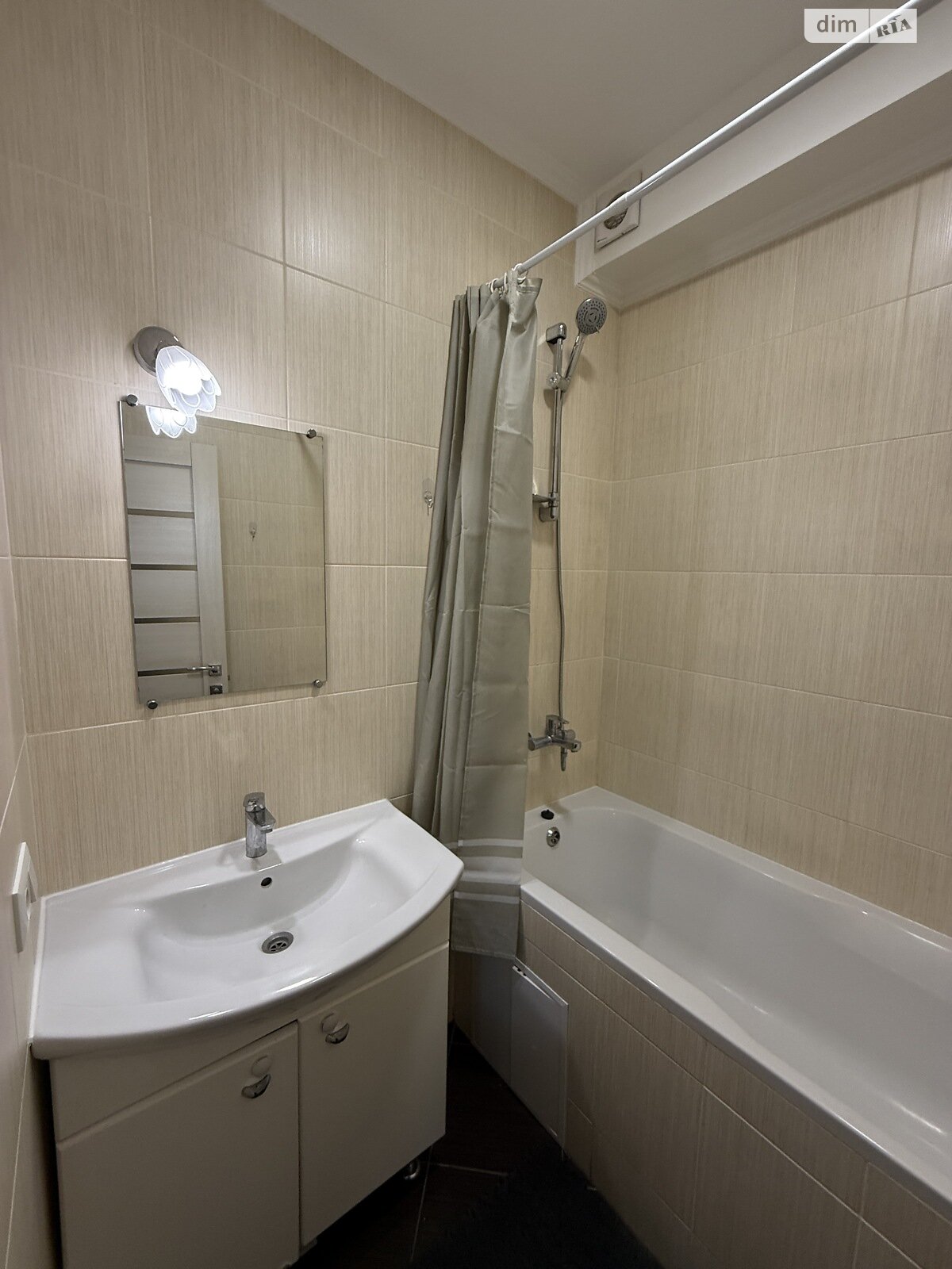 Продажа двухкомнатной квартиры в Ивано-Франковске, на ул. Высочана Семена 18, район Центр фото 1