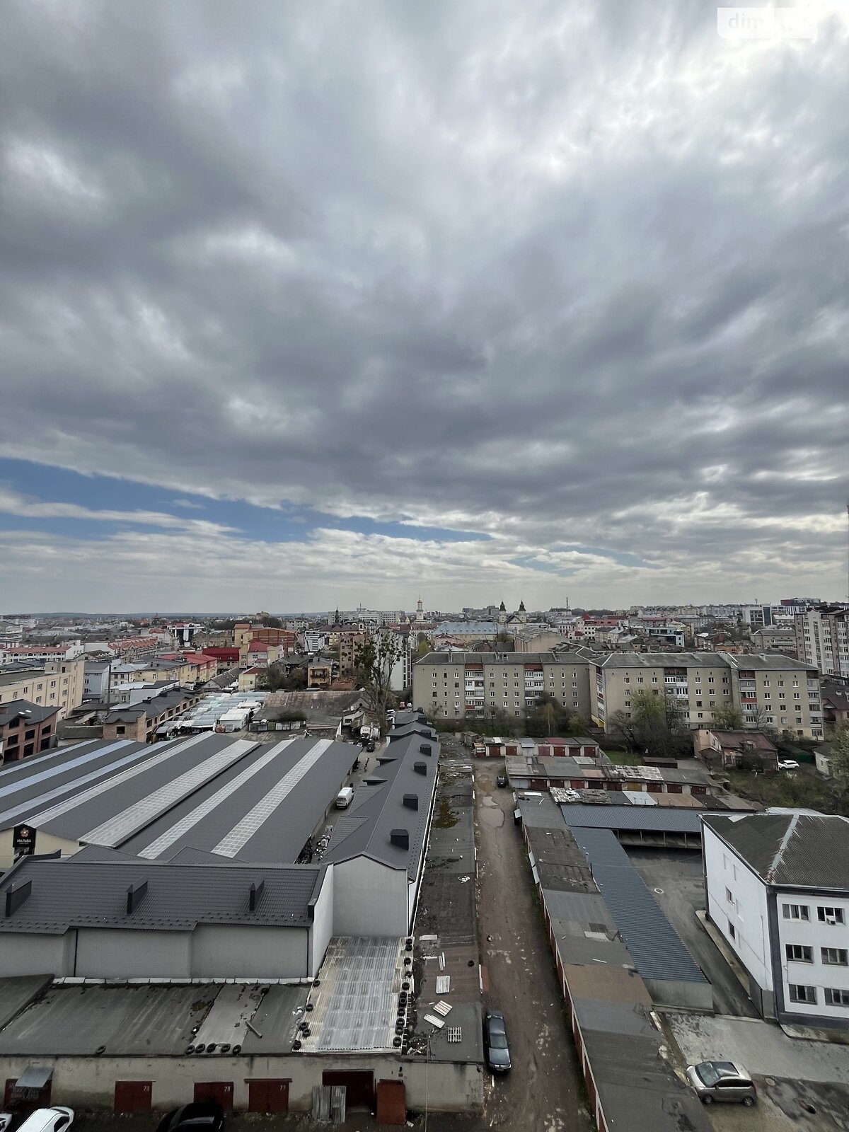 Продаж двокімнатної квартири в Івано-Франківську, на бул. Південний, район Центр фото 1 Продаж двокімнатної квартири в Івано-Франківську, на бул. Південний, район Центр фото 1