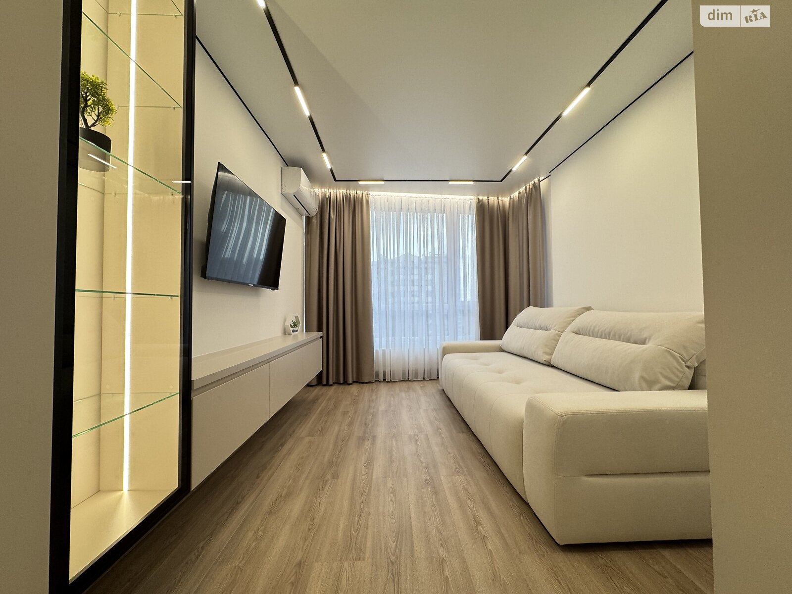 Продаж двокімнатної квартири в Івано-Франківську, на бул. Південний, район Центр фото 1