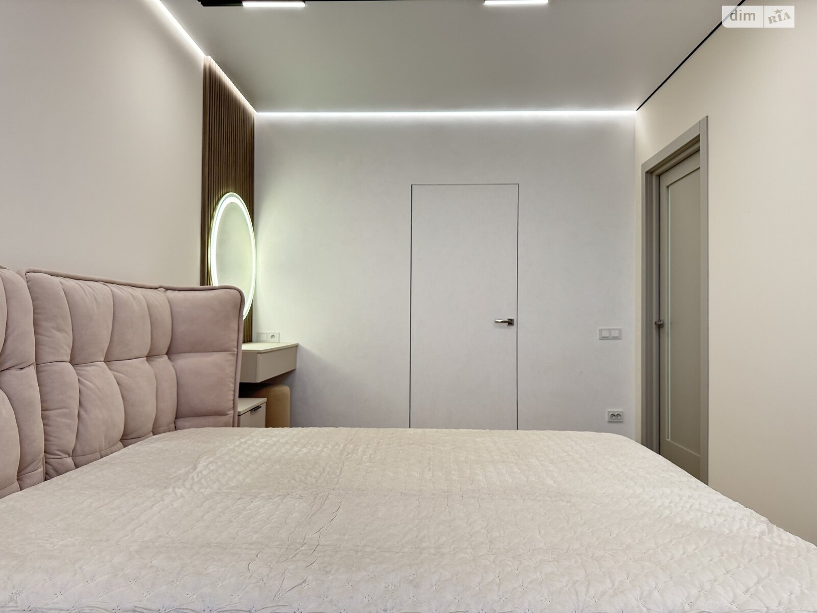 Продаж двокімнатної квартири в Івано-Франківську, на бул. Південний, район Центр фото 1