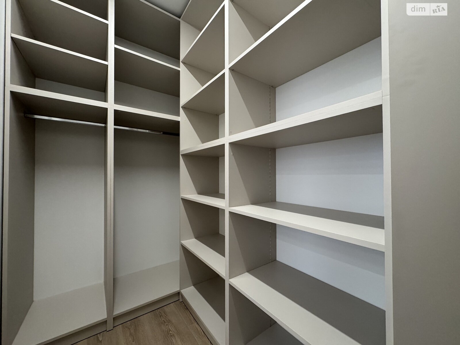 Продаж двокімнатної квартири в Івано-Франківську, на бул. Південний, район Центр фото 1