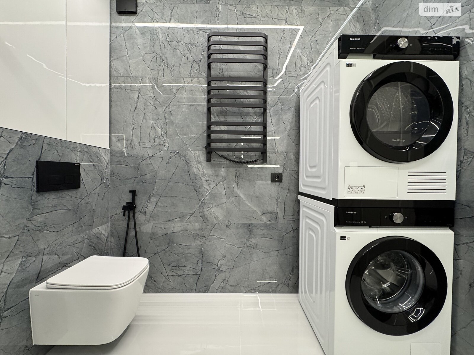 Продаж двокімнатної квартири в Івано-Франківську, на бул. Південний, район Центр фото 1