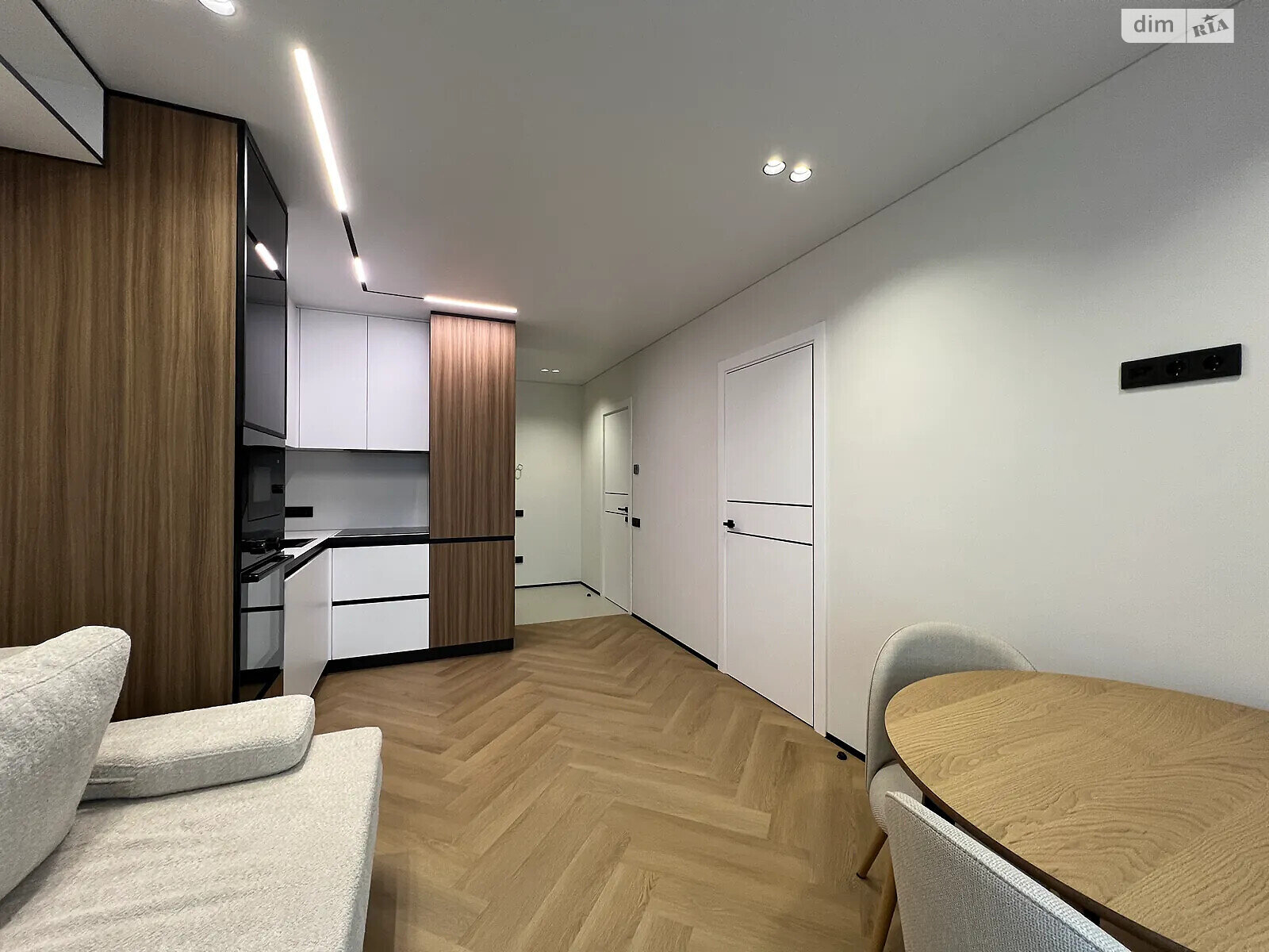 Продаж однокімнатної квартири в Івано-Франківську, на бул. Південний, район Центр фото 1