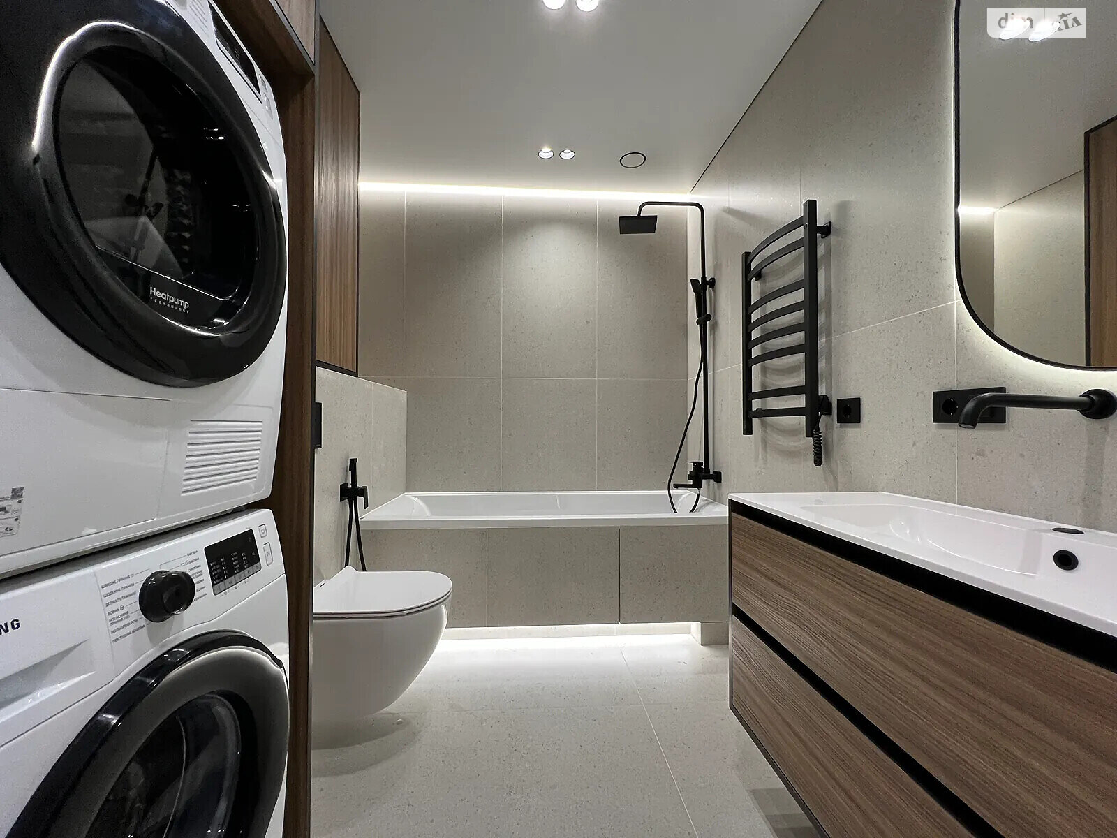 Продаж однокімнатної квартири в Івано-Франківську, на бул. Південний, район Центр фото 1