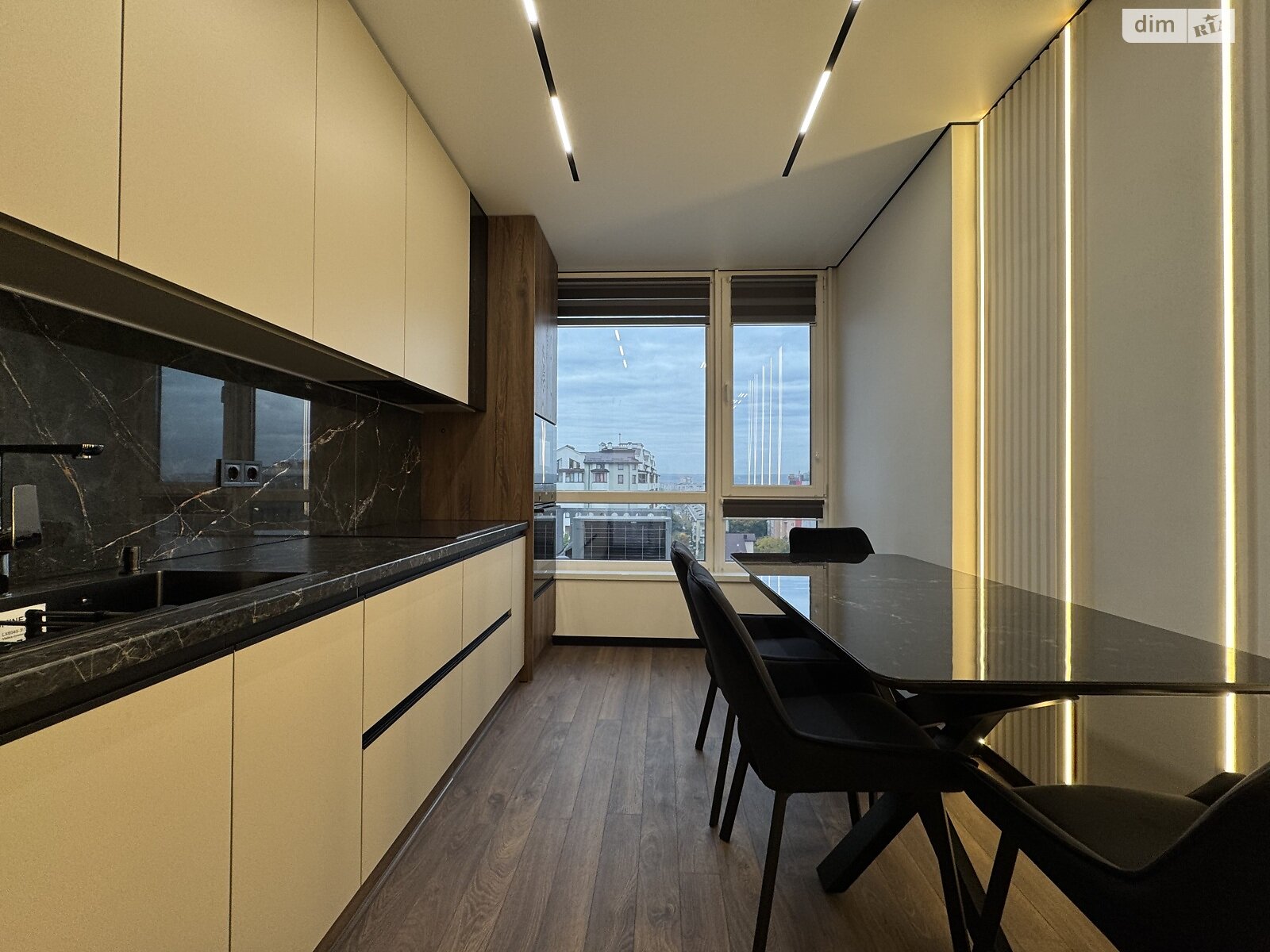 Продажа двухкомнатной квартиры в Ивано-Франковске, на бул. Южный, район Центр фото 1