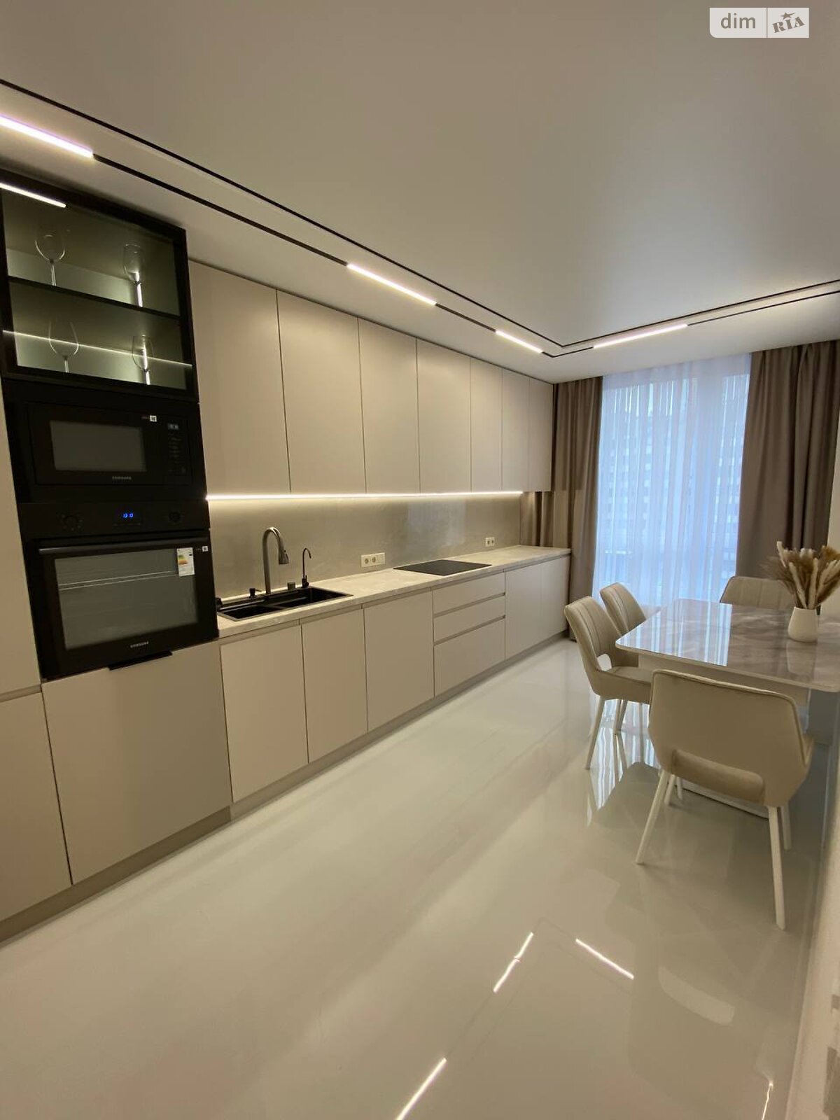 Продажа двухкомнатной квартиры в Ивано-Франковске, на бул. Южный 32, район Центр фото 1 Продажа двухкомнатной квартиры в Ивано-Франковске, на бул. Южный 32, район Центр фото 1