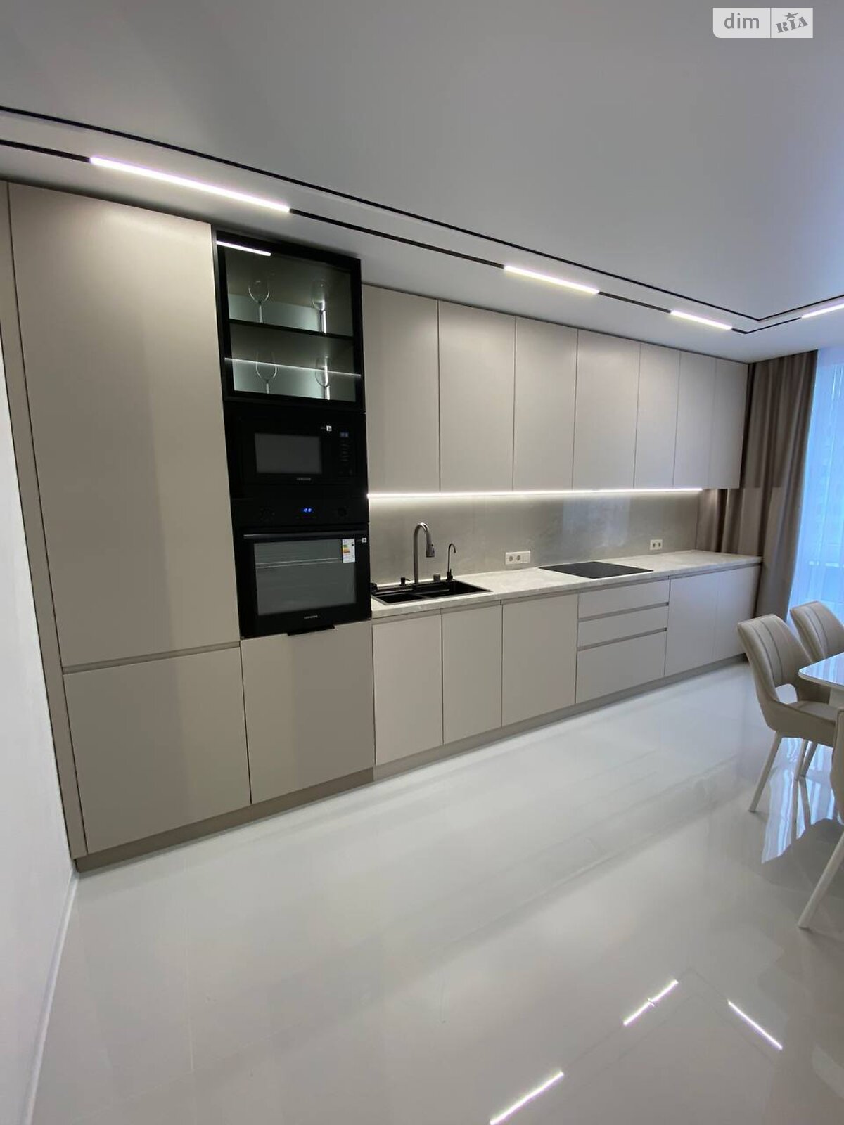 Продажа двухкомнатной квартиры в Ивано-Франковске, на бул. Южный 32, район Центр фото 1 Продажа двухкомнатной квартиры в Ивано-Франковске, на бул. Южный 32, район Центр фото 1