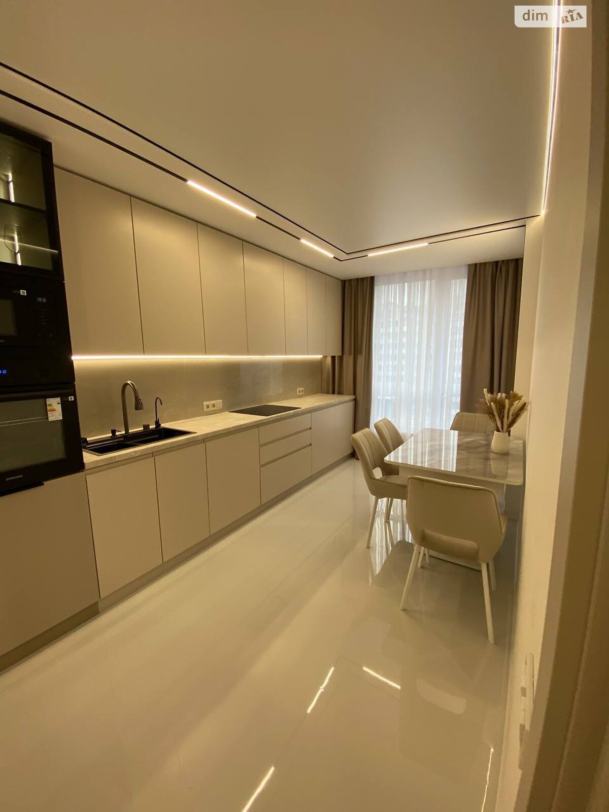 Продажа двухкомнатной квартиры в Ивано-Франковске, на бул. Южный 32, район Центр фото 1 Продажа двухкомнатной квартиры в Ивано-Франковске, на бул. Южный 32, район Центр фото 1