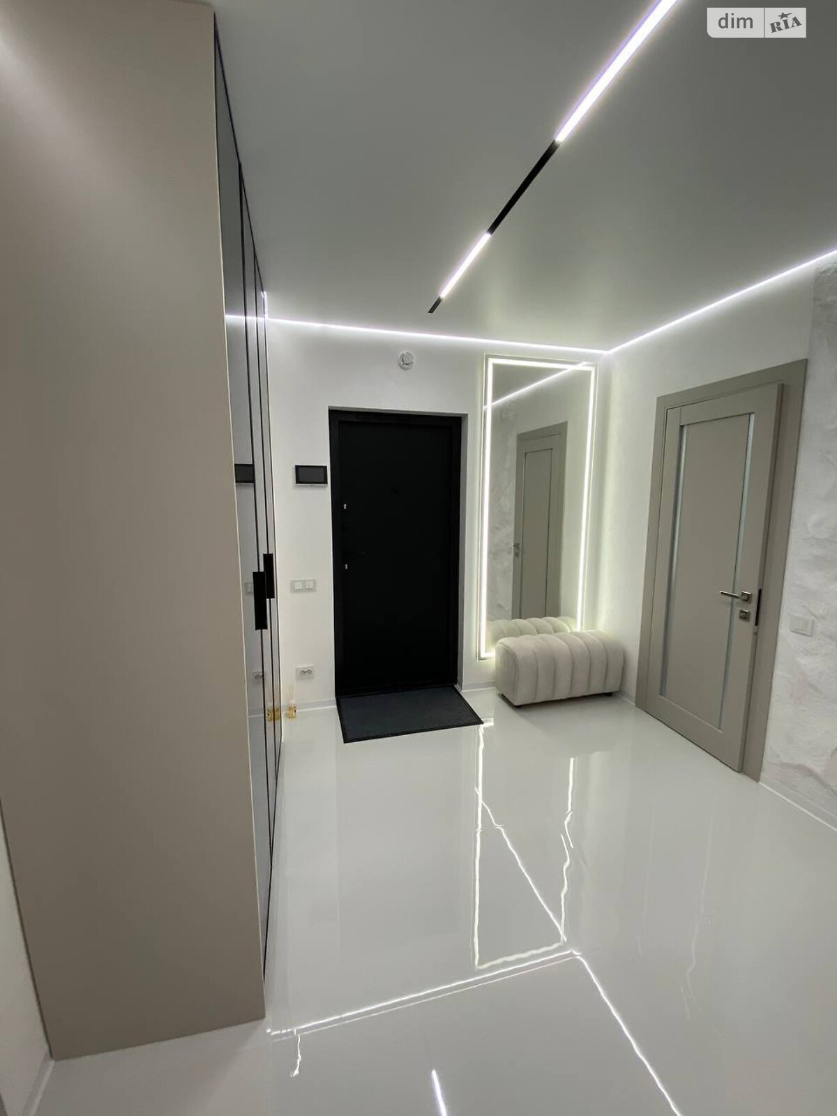 Продажа двухкомнатной квартиры в Ивано-Франковске, на бул. Южный 32, район Центр фото 1 Продажа двухкомнатной квартиры в Ивано-Франковске, на бул. Южный 32, район Центр фото 1