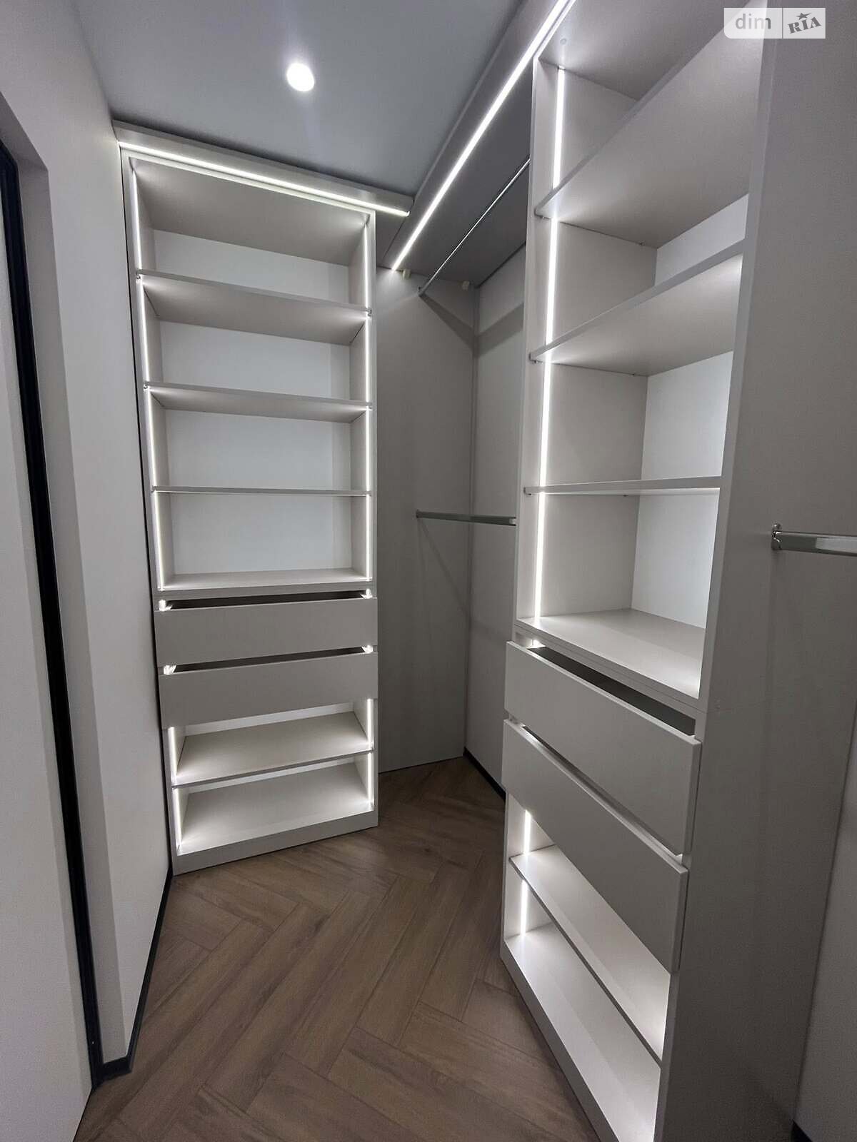 Продаж двокімнатної квартири в Івано-Франківську, на бул. Південний, район Центр фото 1