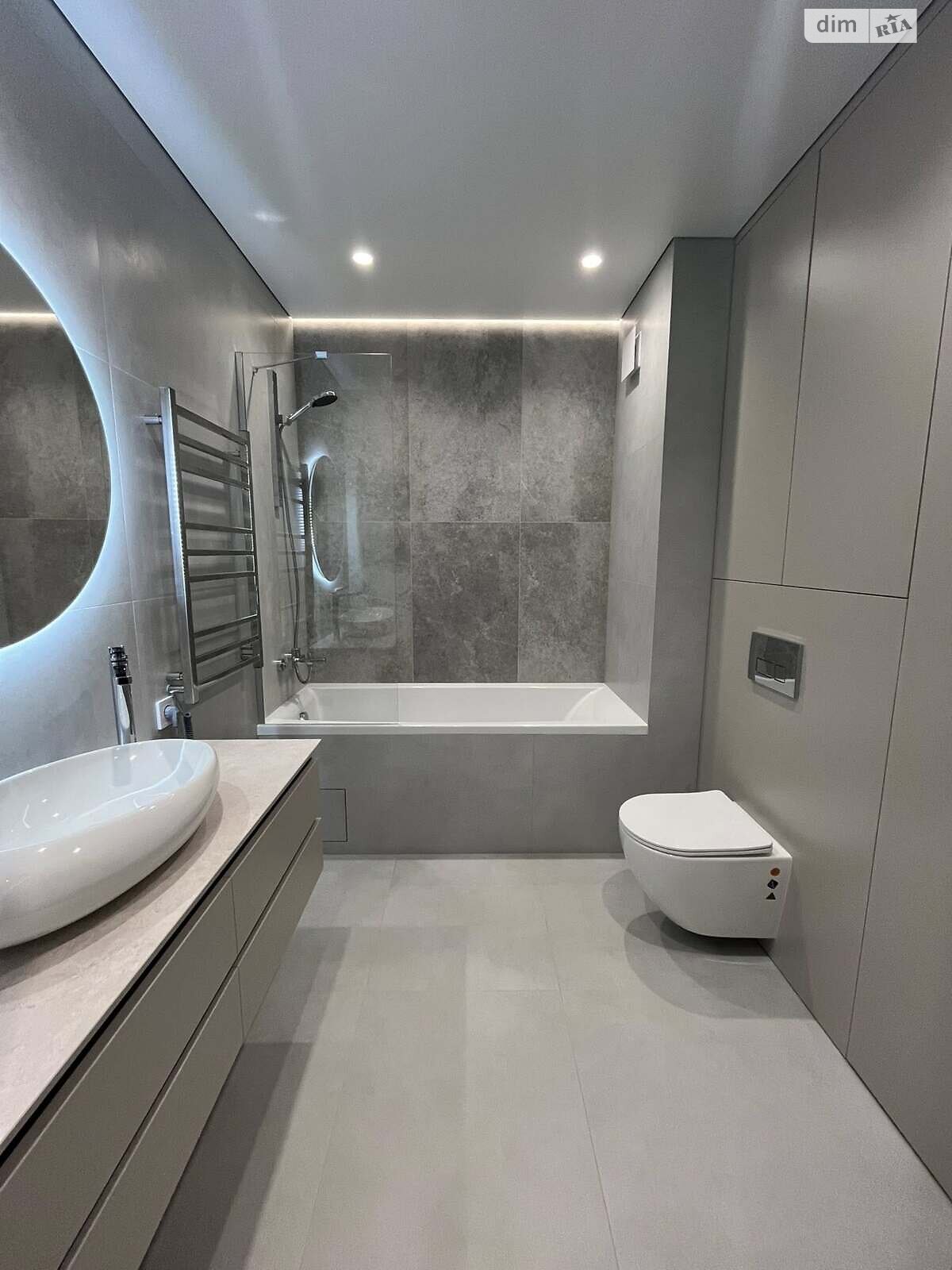 Продаж двокімнатної квартири в Івано-Франківську, на бул. Південний, район Центр фото 1